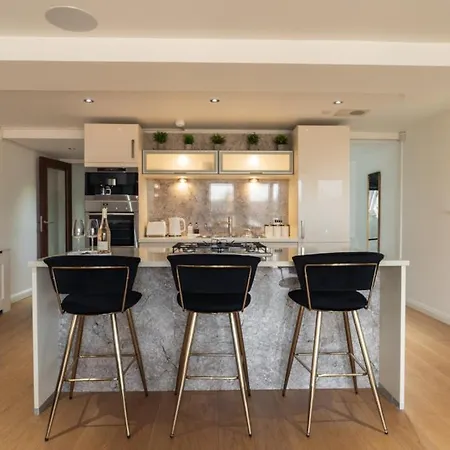 The Penthouse Suite - Luxury Like No Other Glasgow Exterior photo